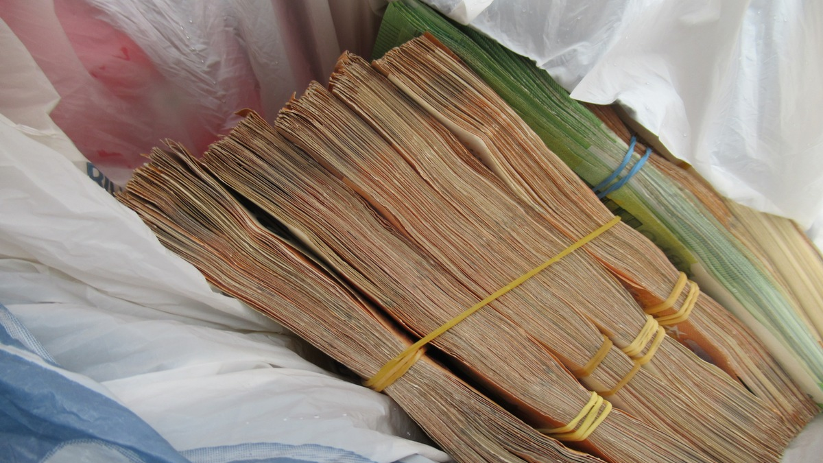 HZA-RO: Zoll stellt 60.000 EUR bei der Einreise mit dem PKW aus Rumänien sicher / mit Geldbuße von ca. 12.000 EUR ist zu rechnen - Foto: presseportal.de