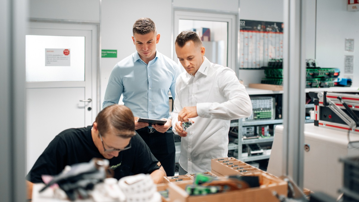 Wie Industrieunternehmen mithilfe von Social Recruiting zum Jahreswechsel passende Fachkräfte gewinnen - Robert Kirs von der Social Media Schwaben GmbH klärt auf - Foto: presseportal.de