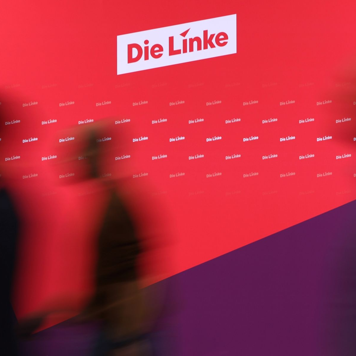 Die Parteivorsitzenden Martin Schirdewan und Janine Wissler. Die Linke will sich nach dem Austritt von Sahra Wagenknecht und weiteren Mitgliedern neu aufstellen. - Foto: Karl-Josef Hildenbrand/dpa