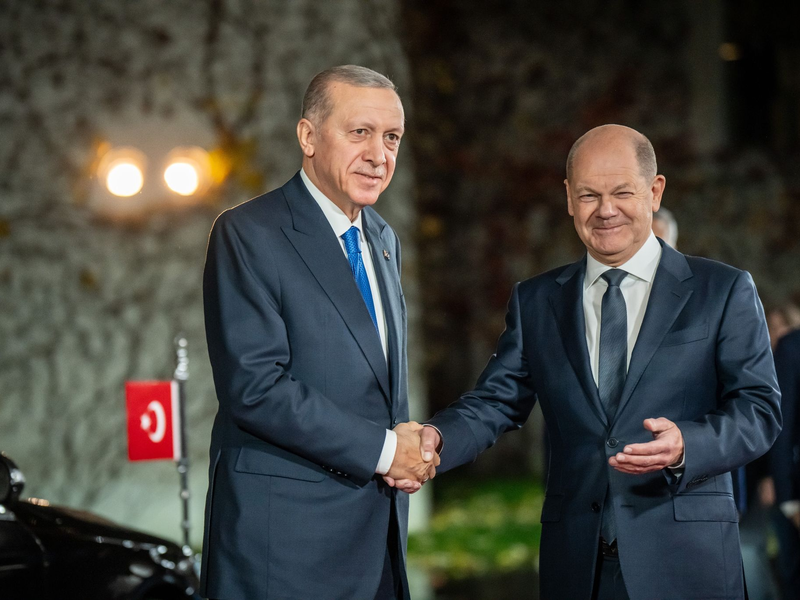 Lenkflugkörper und Tornados: Der Nato-Partner Türkei bekommt wieder in größerem Stil Rüstungsgüter made in Germany. - Foto: Michael Kappeler/dpa