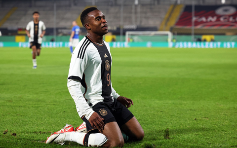 Torschütze Rocco Reitz (l) feierte sein Debüt in der U21-Nationalmannschaft. - Foto: Friso Gentsch/dpa Torschütze Rocco Reitz (l) feierte sein Debüt in der U21-Nationalmannschaft. - Foto: Friso Gentsch/dpa