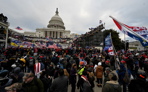 Trump-Anhänger stürmen am 6. Januar 2021 das US-Kapitol. - Foto: Essdras M. Suarez/ZUMA Wire/dpa