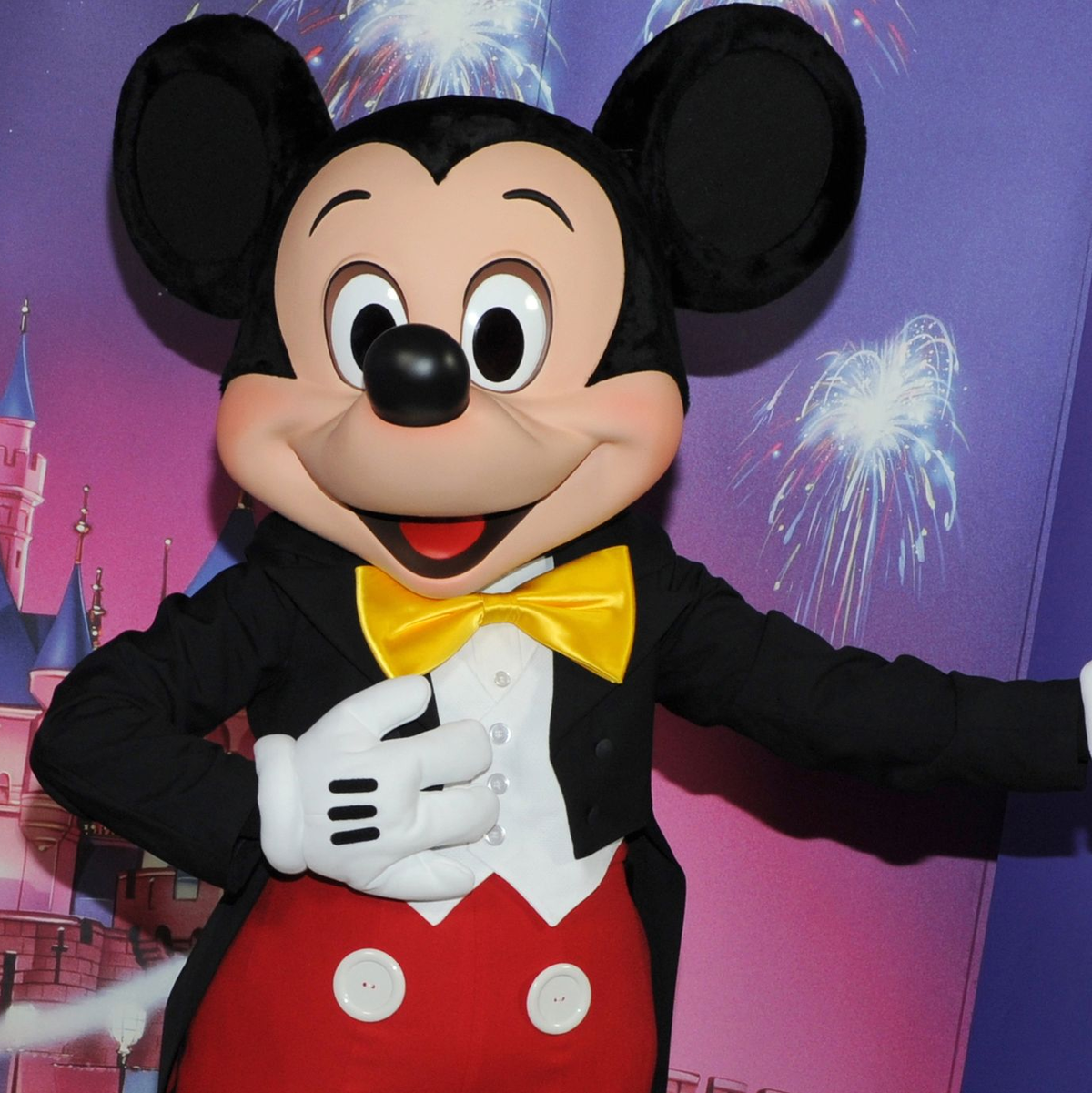 Nicht nur bei Kindern beliebt: Mickey Mouse. - Foto: Ursula Düren/dpa