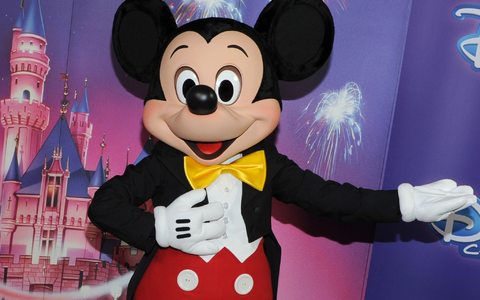 Nicht nur bei Kindern beliebt: Mickey Mouse. - Foto: Ursula Düren/dpa