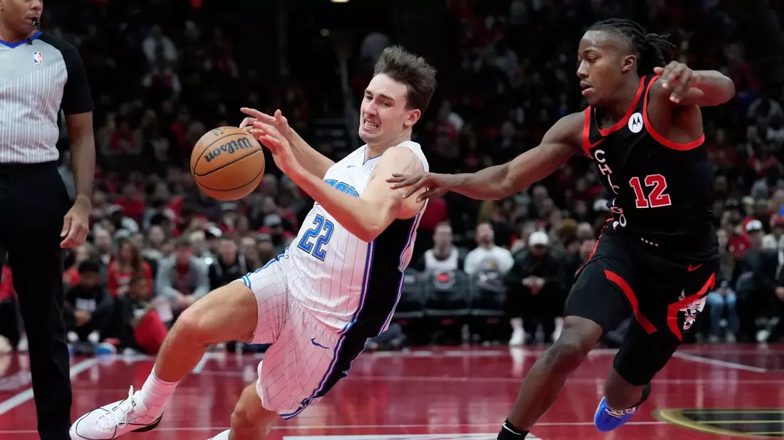Orlandos Franz Wagner (l) erzielte 21 Punkte gegen die Chicago Bulls. - Bild: Nam Y. Huh/AP