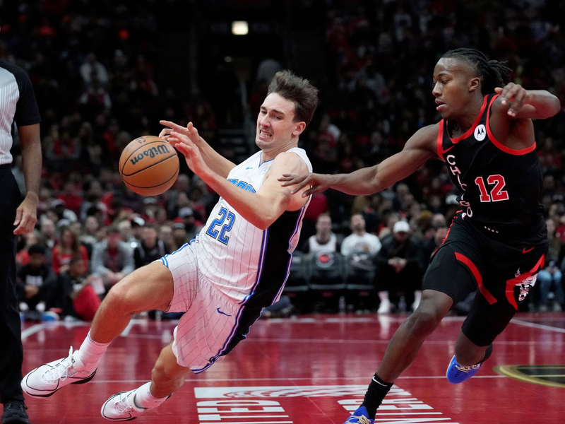 Orlandos Franz Wagner (l) erzielte 21 Punkte gegen die Chicago Bulls. - Foto: Nam Y. Huh/AP