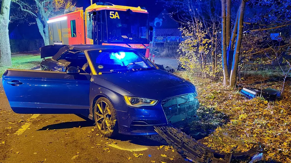FW Hannover: Verkehrsunfall in Bothfeld - Feuerwehr befreit verletzte Person - Bild: presseportal.de