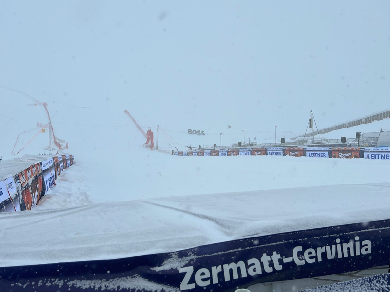 Die erste Matterhorn-Abfahrt der Frauen musste abgesagt werden. - Foto: Manuel Schwarz/dpa