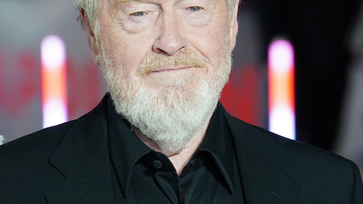 Regisseur Ridley Scott bei der Premiere seines Films «Napoleon» in London. - Foto: Ian West/PA Wire/dpa