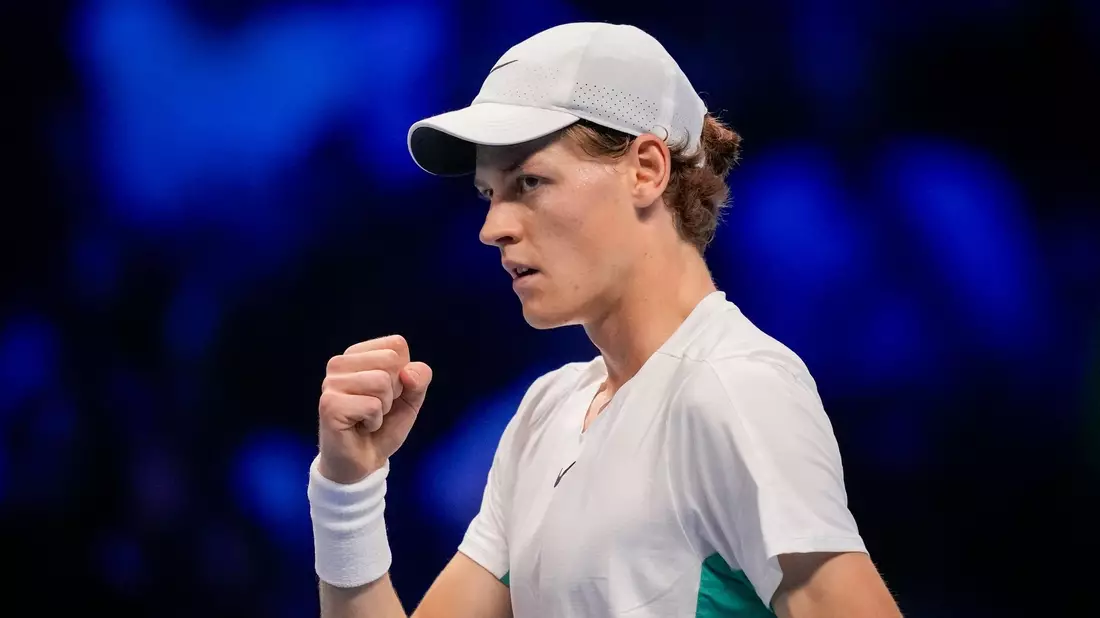 Lokalmatador Jannik Sinner steht bei den ATP-Finals in Turin im Endspiel. - Bild: Antonio Calanni/AP/dpa