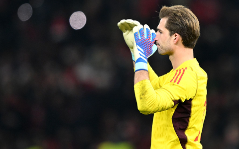 Kevin Trapp musste in Berlin dreimal hinter sich greifen. - Foto: Robert Michael/dpa