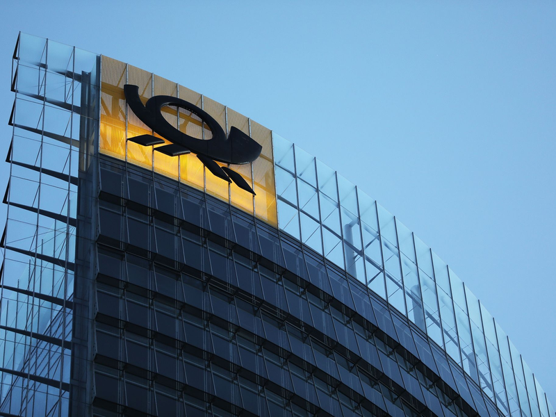 Die Deutsche Post kommt bei der Erfüllung der Filialnetz-Pflicht voran. - Foto: Oliver Berg/dpa