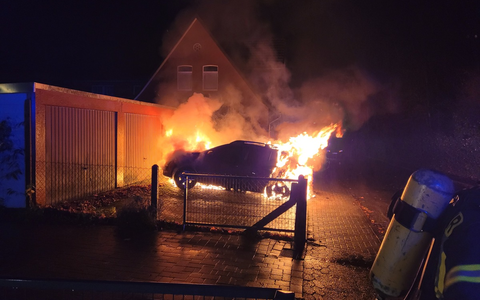 FW-ROW: Wieder PKW-Brand in der Schillerstraße - Foto: presseportal.de