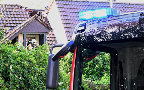 FW Pulheim: Wohnungsbrand greift auf Dachstuhl über - Foto: presseportal.de