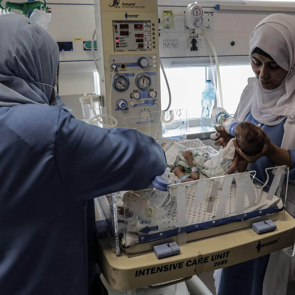 31 frühgeborene Babys sind nach WHO-Angaben auf die Intensivstation der Entbindungsklinik des emiratischen Al-Hilal-Krankenhauses in der südlichen Stadt Rafah gebracht worden. - Foto: Abed Rahim Khatib/dpa