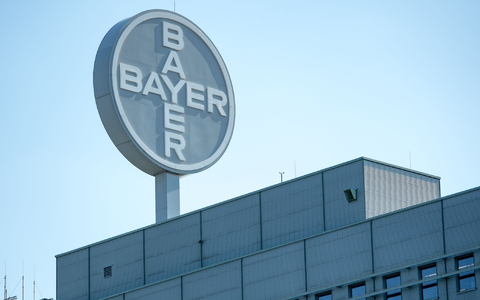 Die Probleme rund um den glyphosathaltigen Unkrautvernichter Roundup hat Bayer sich 2018 mit der milliardenschweren Monsanto-Übernahme ins Haus geholt. - Foto: Hendrik Schmidt/dpa-Zentralbild/dpa