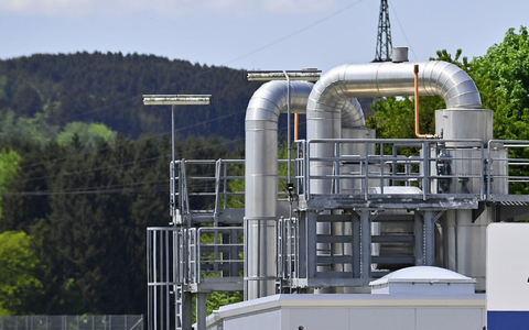 Österreich hat bislang nicht auf russisches Gas verzichtet, weil der aktuelle Liefervertrag noch bis 2040 in Kraft ist. - Foto: Manfred Fesl/APA/dpa