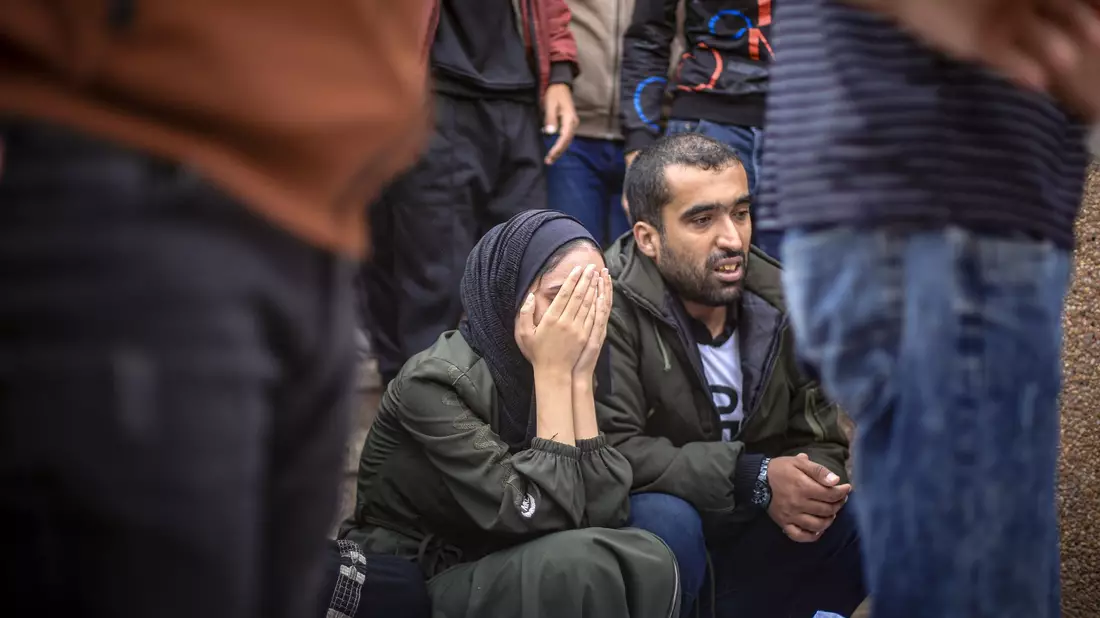 Trauer um Angehörige, die nach einem israelischen Bombenangriff ums Leben kamen. - Bild: Mohammed Talatene/dpa