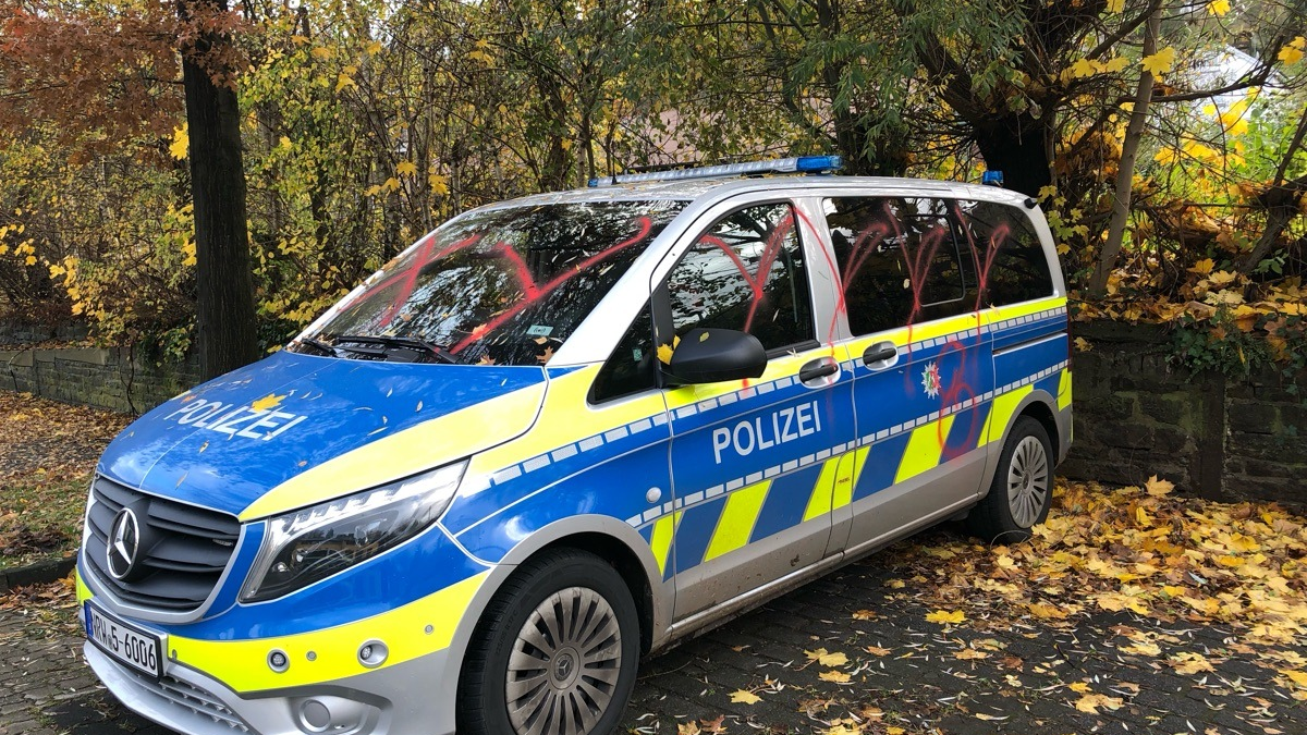 POL-ME: Streifenwagen beschmiert - Polizei ermittelt - Velbert - 2311064 - Foto: presseportal.de