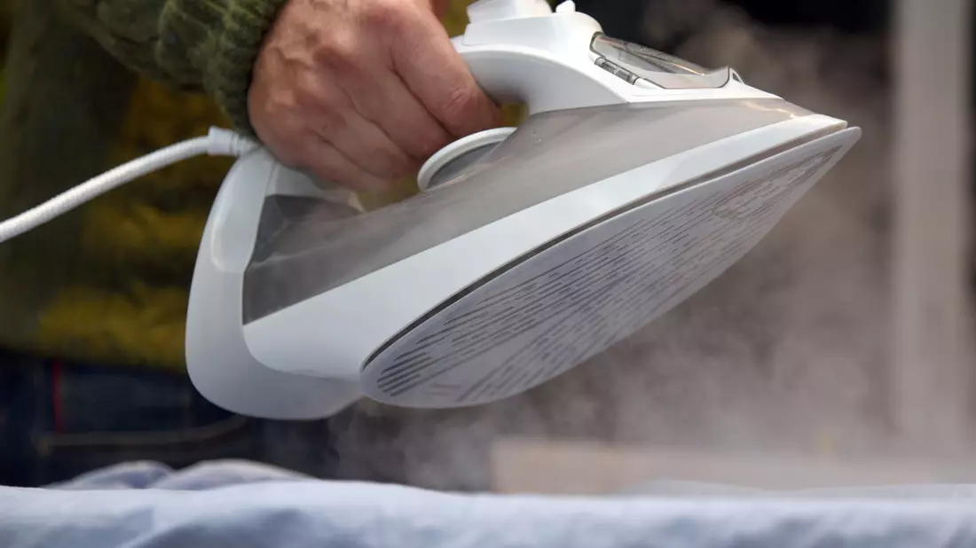 TÜV SÜD-Tipps zu Kauf und Nutzung von Dampfbügeleisen - Bild: presseportal.de