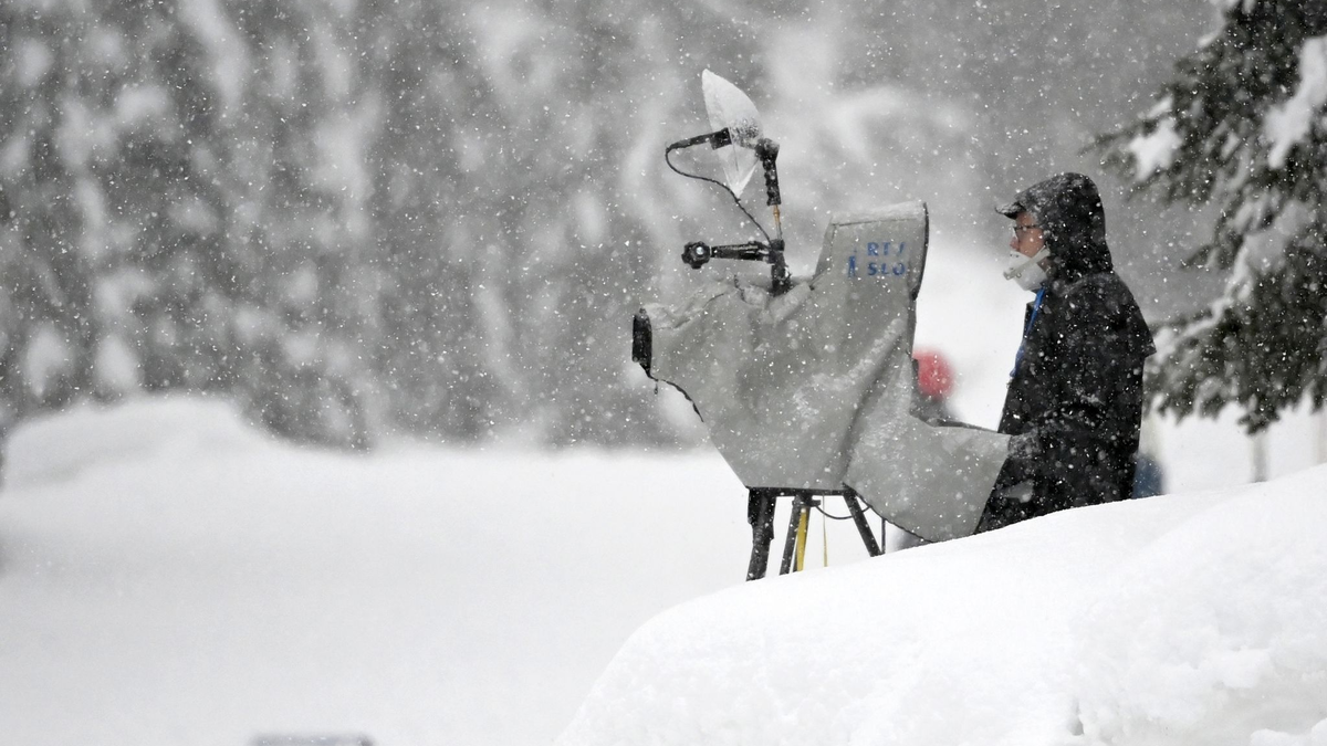 Am Wochenende beginnen für die Wintersport-Fans die Tage mit stundenlangen Live-Übertragungen. - Foto: Sven Hoppe/dpa