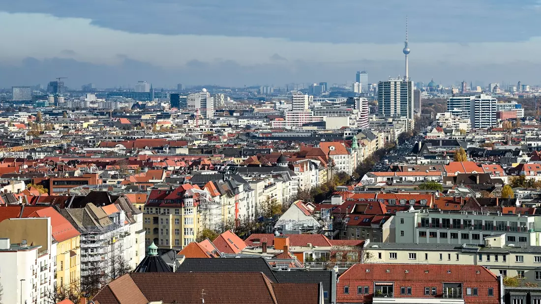 Die Idee, eine Magnetschwebebahn durch Berlin schweben zu lassen, ist nicht neu. Die CDU hatte das Thema mehrfach ins Gespräch gebracht. - Bild: Jens Kalaene/dpa-Zentralbild/dpa/Archiv