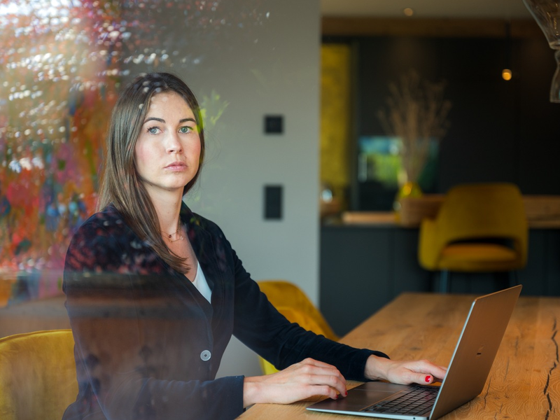 Im Beruf konzentriert und fit bleiben: Leistungssportlerin verrät, wie Schlaf die eigene Leistung verbessert - Foto: presseportal.de