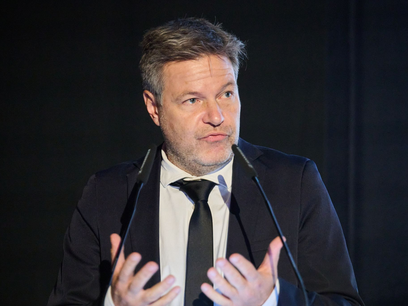 «Sollten wir in eine Krise reingeraten, werden wir die Gas- und die Strompreisbremse nicht mehr ziehen können»: Robert Habeck. - Foto: Annette Riedl/dpa