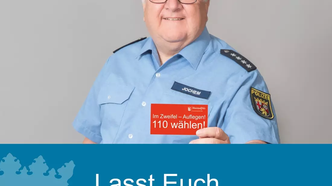 POL-PDTR: Ihre Polizei vor Ort - Durch Bürgergespräche in der Fußgängerzone über Callcenter-Betrug aufklären - Bild: presseportal.de