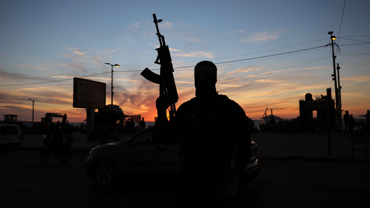 Bei dem Massaker von Hamas-Terroristen im Gazastreifen am 7. Oktober wurden rund 1200 Menschen getötet. (Symbolbild) - Foto: Mahmoud Ajjour/Quds Net News/ZUMA/dpa