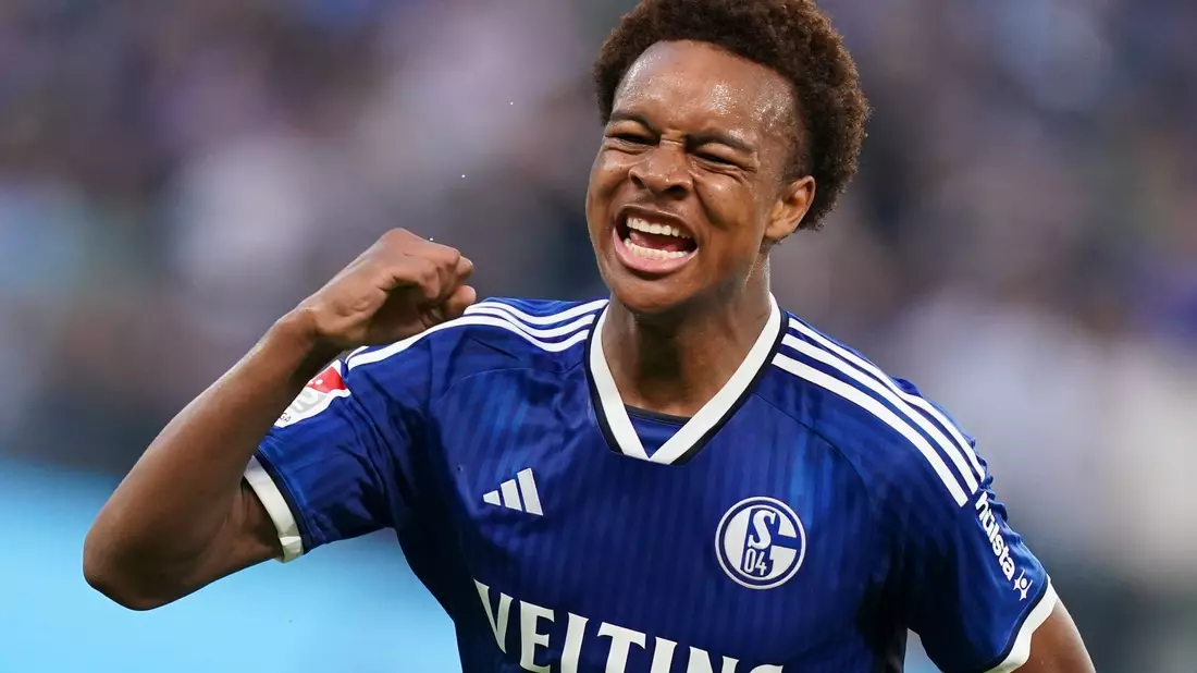 Nach seiner Verletzung bei der U17-WM fällt Assan Ouédraogo nun länger aus. - Bild: Marcus Brandt/dpa