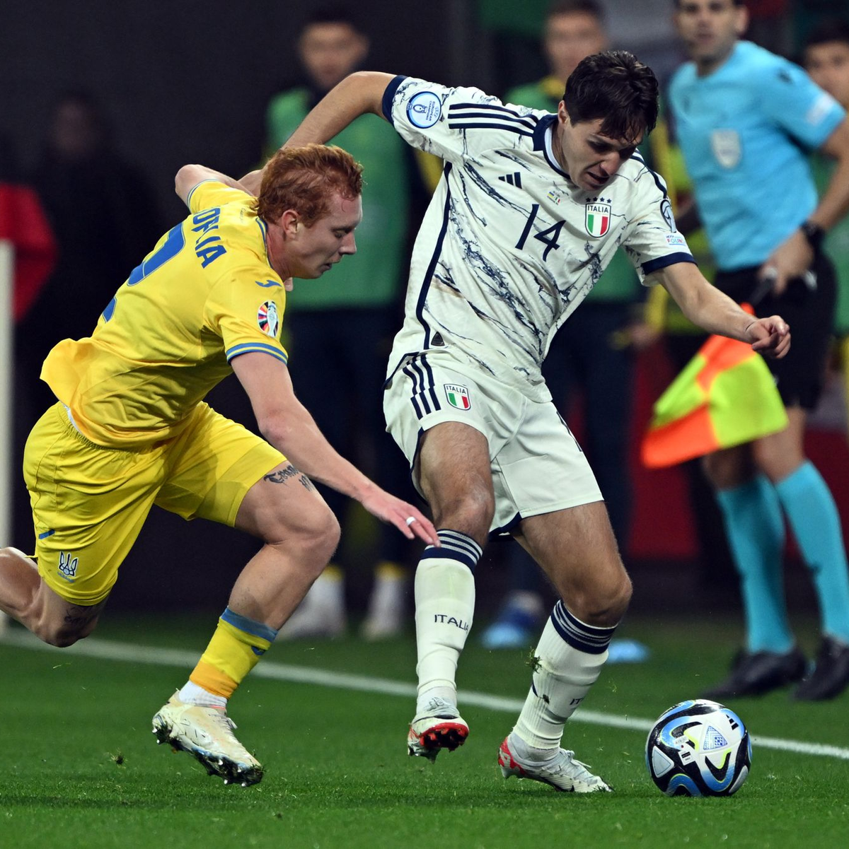 Italien und Federico Chiesa (r) reichte ein 0:0 gegen die Ukraine zur EM-Qualifikation. - Foto: Federico Gambarini/dpa