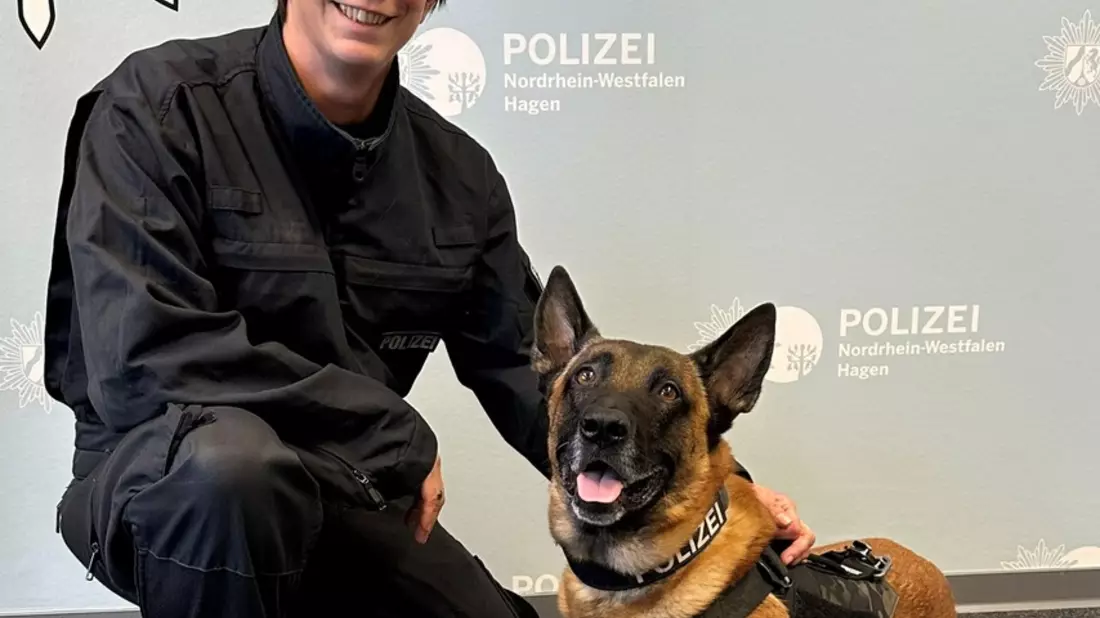 POL-HA: Diensthund Fred wird von Polizeipräsidentin in den Ruhestand verabschiedet - Bild: presseportal.de