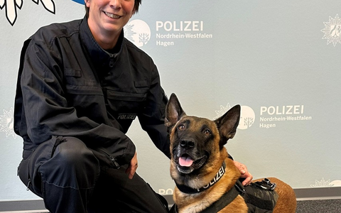POL-HA: Diensthund Fred wird von Polizeipräsidentin in den Ruhestand verabschiedet - Foto: presseportal.de