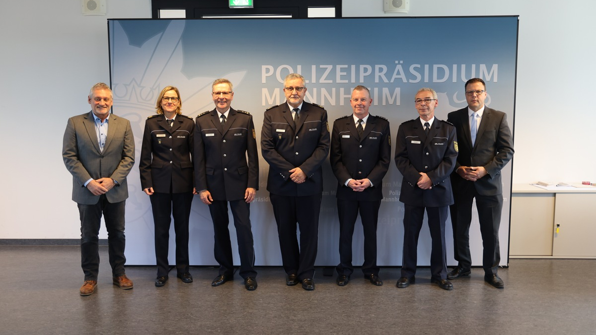 POL-MA: Mannheim: Revierleiterwechsel beim Polizeirevier Mannheim-Käfertal - Foto: presseportal.de