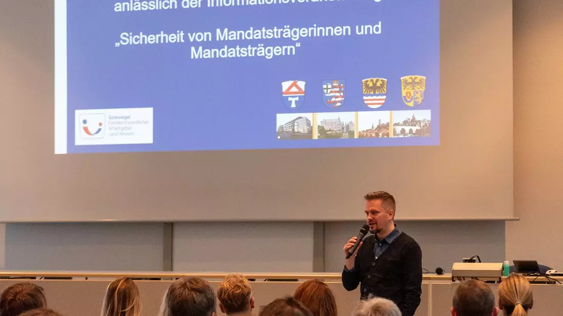 POL-LDK: Veranstaltung Sicherheit von Mandatsträgerinnen und Mandatsträgern im Polizeipräsidium Mittelhessen - Bild: presseportal.de