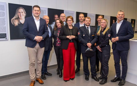 POL-BS: Der Mensch dahinter: Ausstellung in der Stadtbibliothek - Foto: presseportal.de