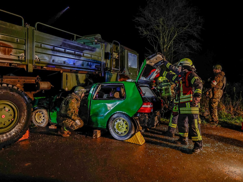 POL-WHV: Gemeinsame Übung mit Hubschraubereinsatz sorgte für Aufsehen - Foto: presseportal.de