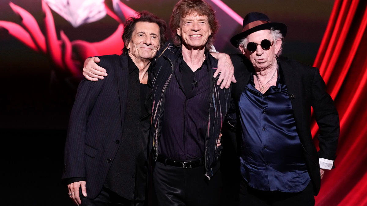 Ronnie Wood (l-r), Mick Jagger und Keith Richards von den Rolling Stones während einer Pressekonferenz zur Veröffentlichung des neuen Albums «Hackney Diamonds». - Foto: Scott Garfitt/Invision/AP/dpa