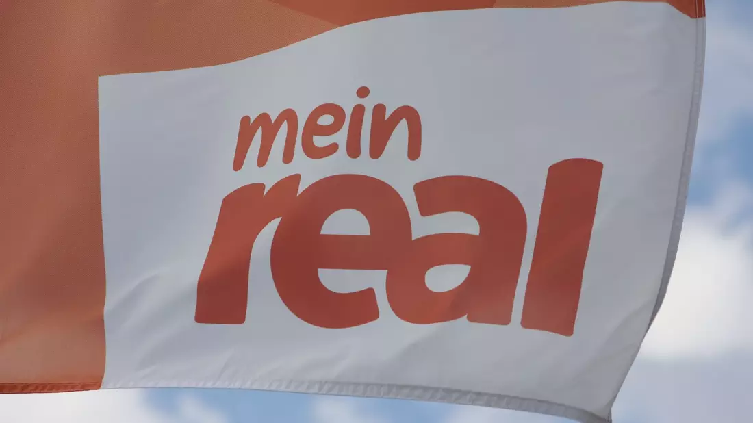 Die Warenhauskette Mein Real befindet sich in Insolvenz in Eigenverwaltung. - Bild: Matthias Bein/dpa