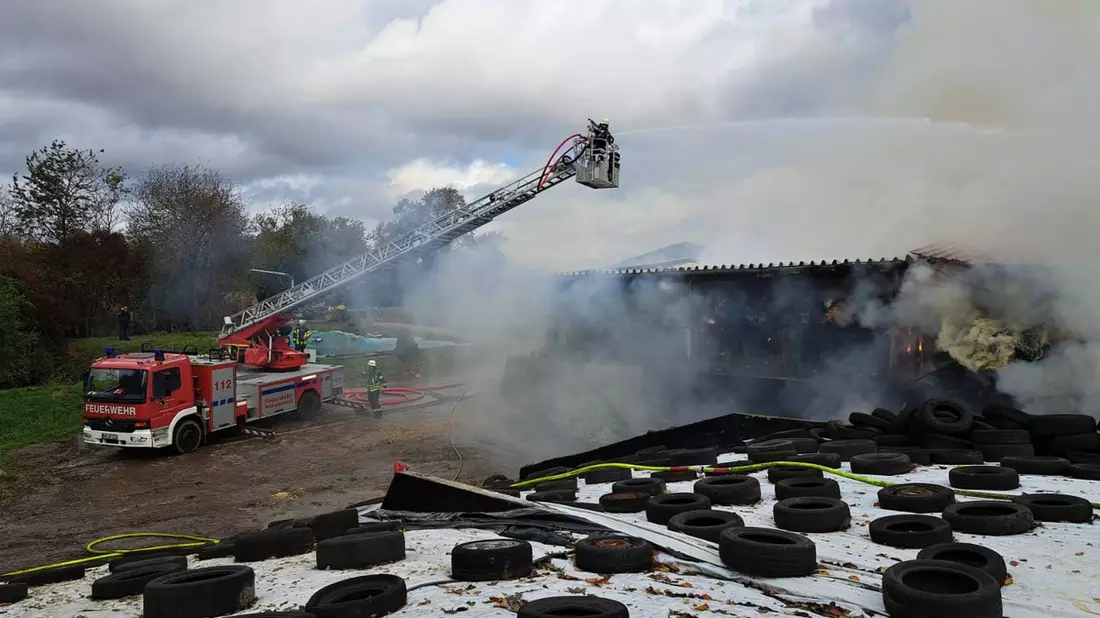 FW-RNK: Brand Stroh- und Heulager im Gewann Im Dobel - Bild: presseportal.de
