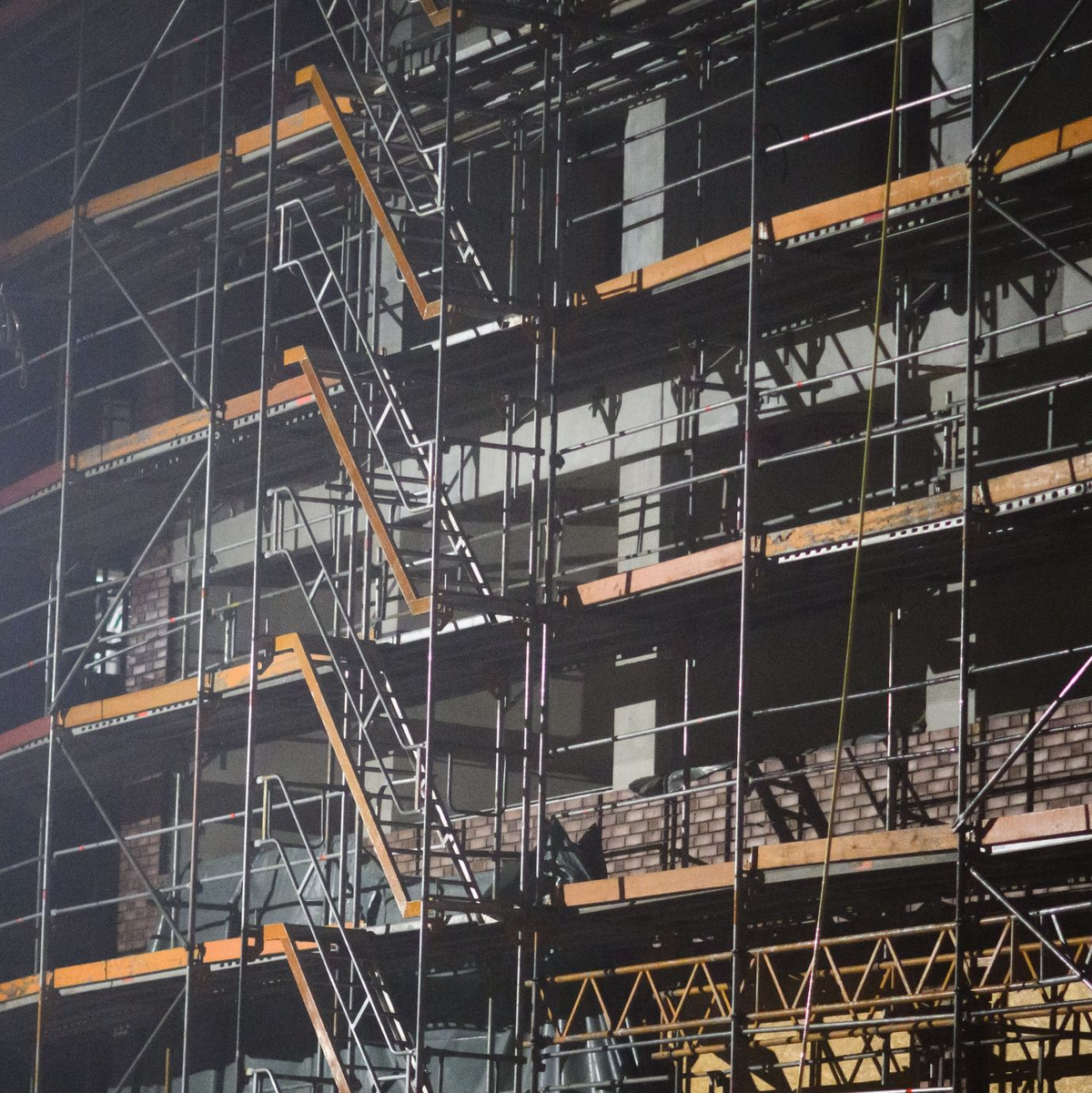 Das DIW sieht Licht in der Krise der deutschen Wirtschaft. (Archivbild) - Foto: Julian Stratenschulte/dpa