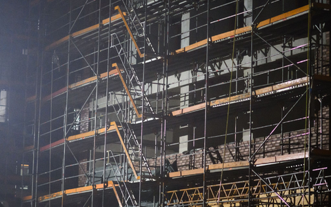 Das DIW sieht Licht in der Krise der deutschen Wirtschaft. (Archivbild) - Foto: Julian Stratenschulte/dpa