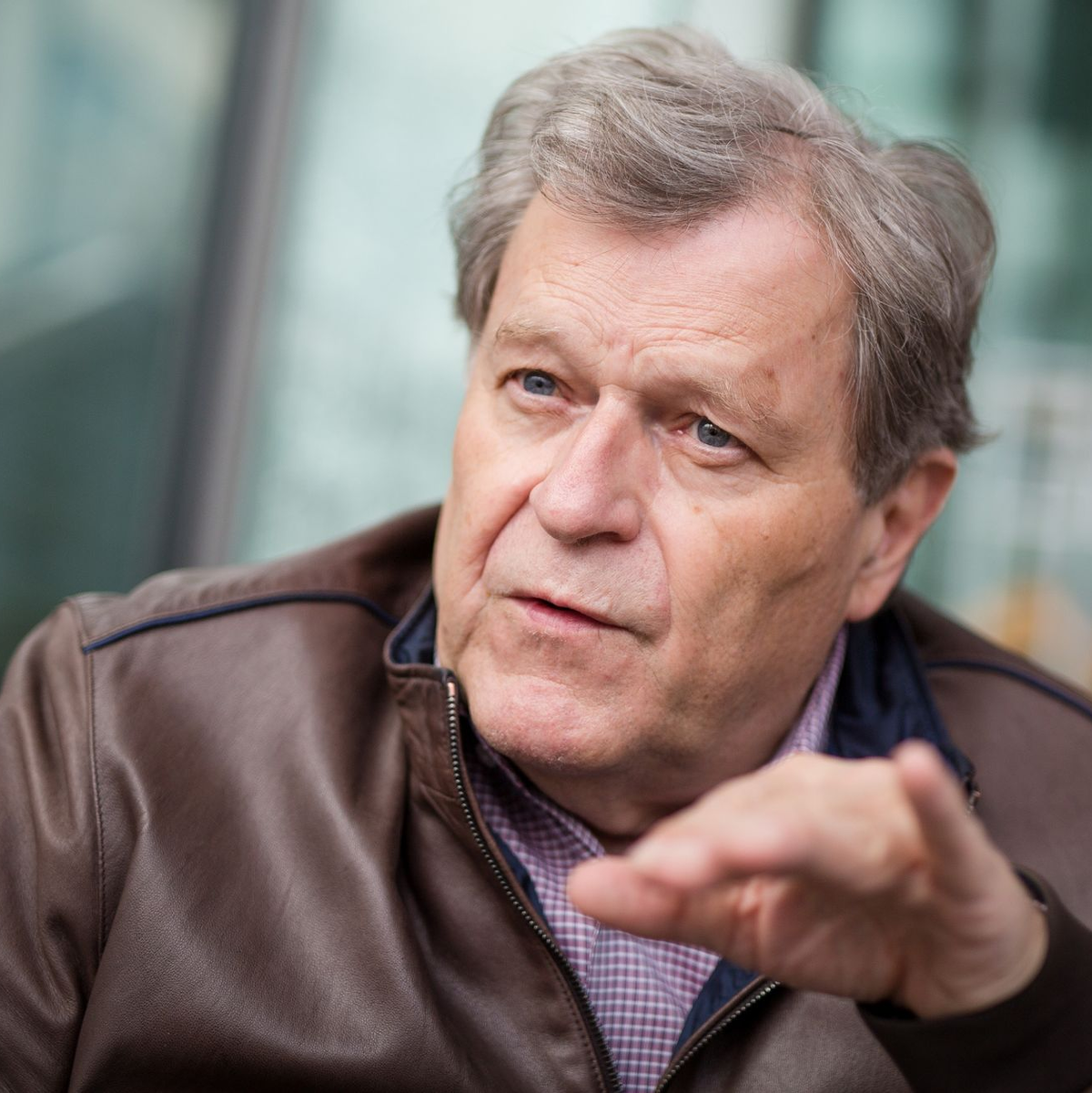 Norbert Haug traut Max Verstappen eine Aufholjagd im WM-Kampf zu.  - Foto: Christoph Schmidt/dpa