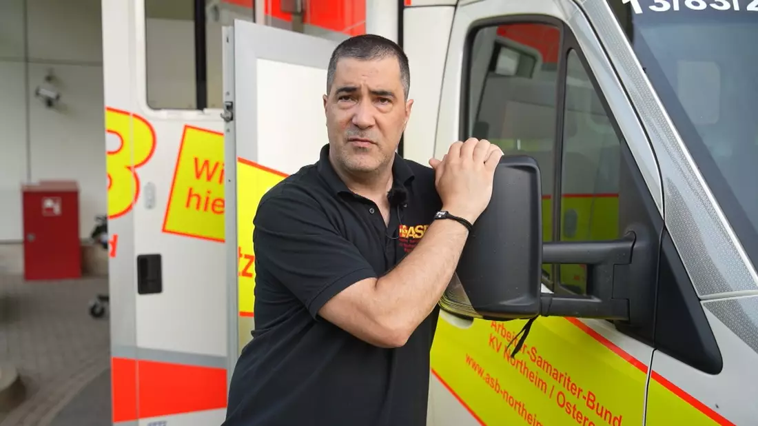Am 22.11. bei RTLZWEI: Dramatische Rettungseinsätze und Heldentaten in einer neuen Folge Mensch Retter - Bild: presseportal.de