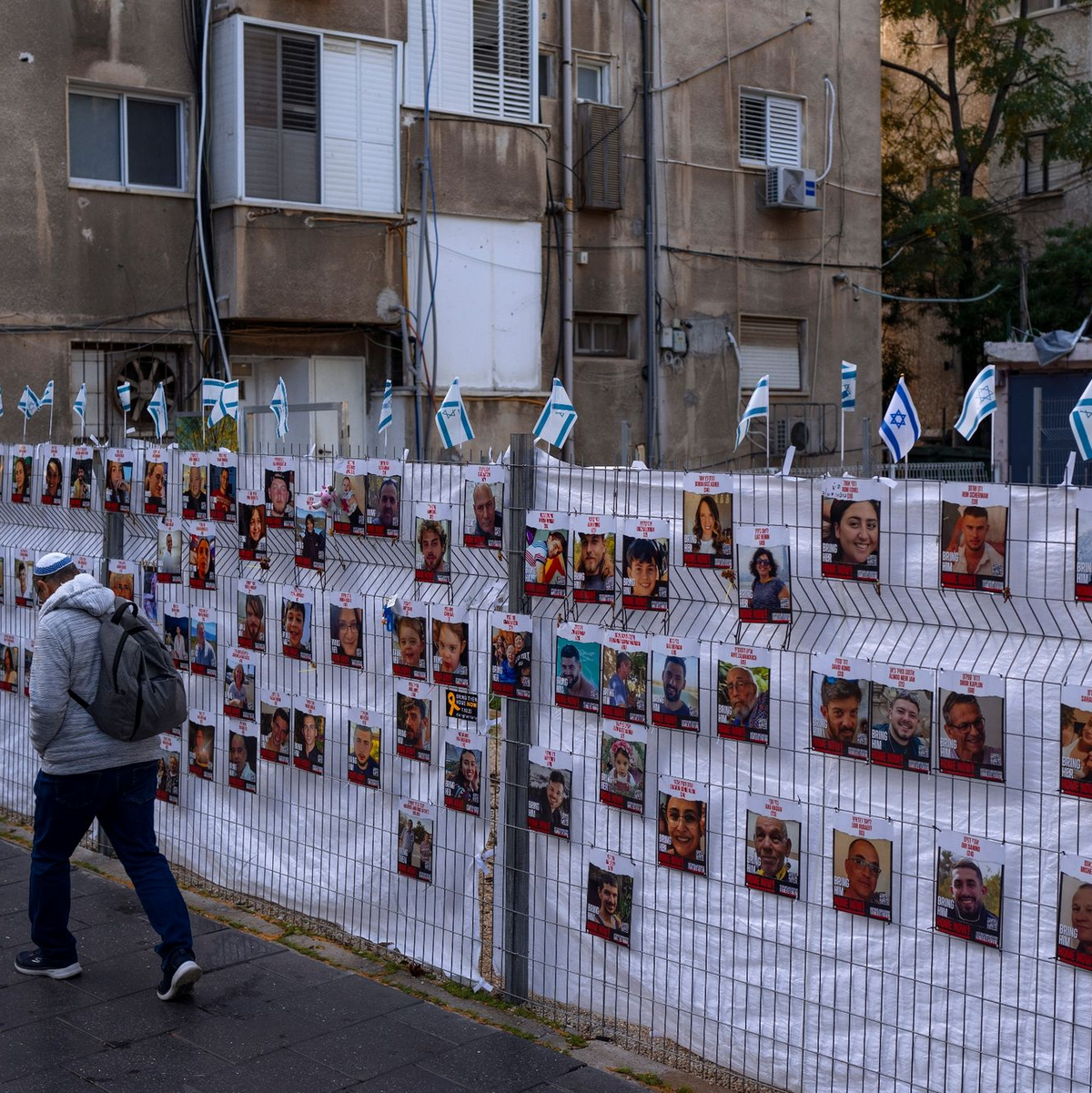Mindestens 50 Frauen und Kinder, die in den Gazastreifen entführt worden waren, sollen freigelassen werden. - Foto: Oded Balilty/AP/dpa