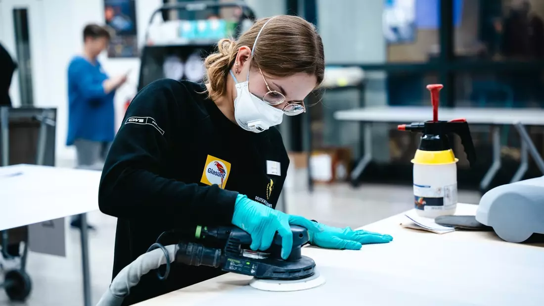 Lenina Gruis aus Bremen gewinnt Deutsche Meisterschaft der Fahrzeuglackierer - Bild: presseportal.de