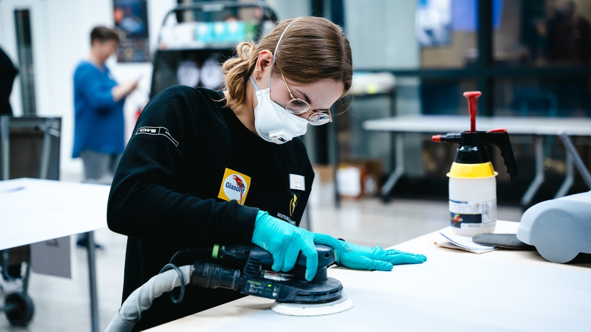 Lenina Gruis aus Bremen gewinnt Deutsche Meisterschaft der Fahrzeuglackierer - Foto: presseportal.de