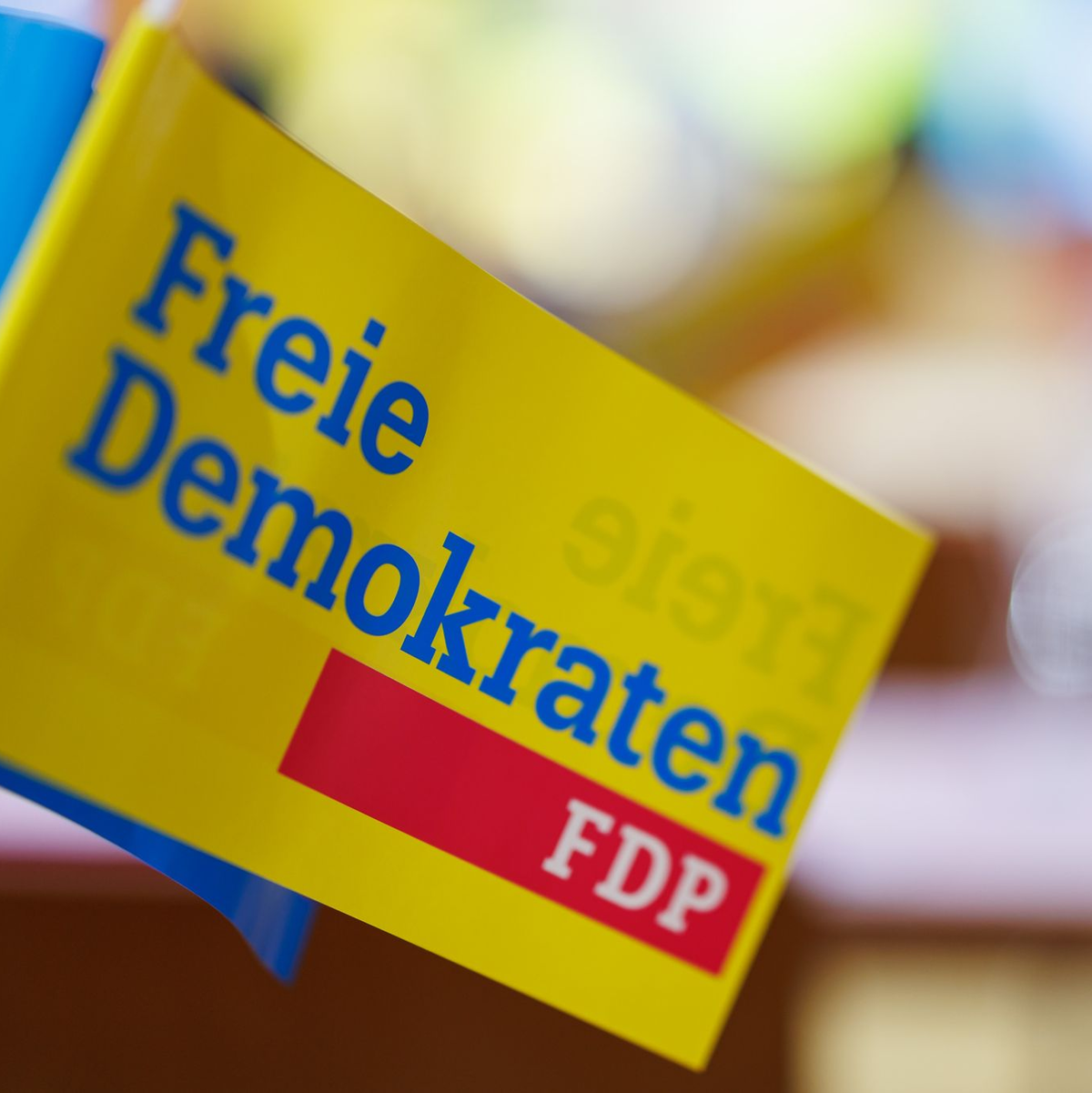 Der Fragetext der bundesweiten Befragung soll lauten: «Soll die FDP die Koalition mit SPD und Grünen als Teil der Bundesregierung beenden?» - Foto: Daniel Karmann/dpa