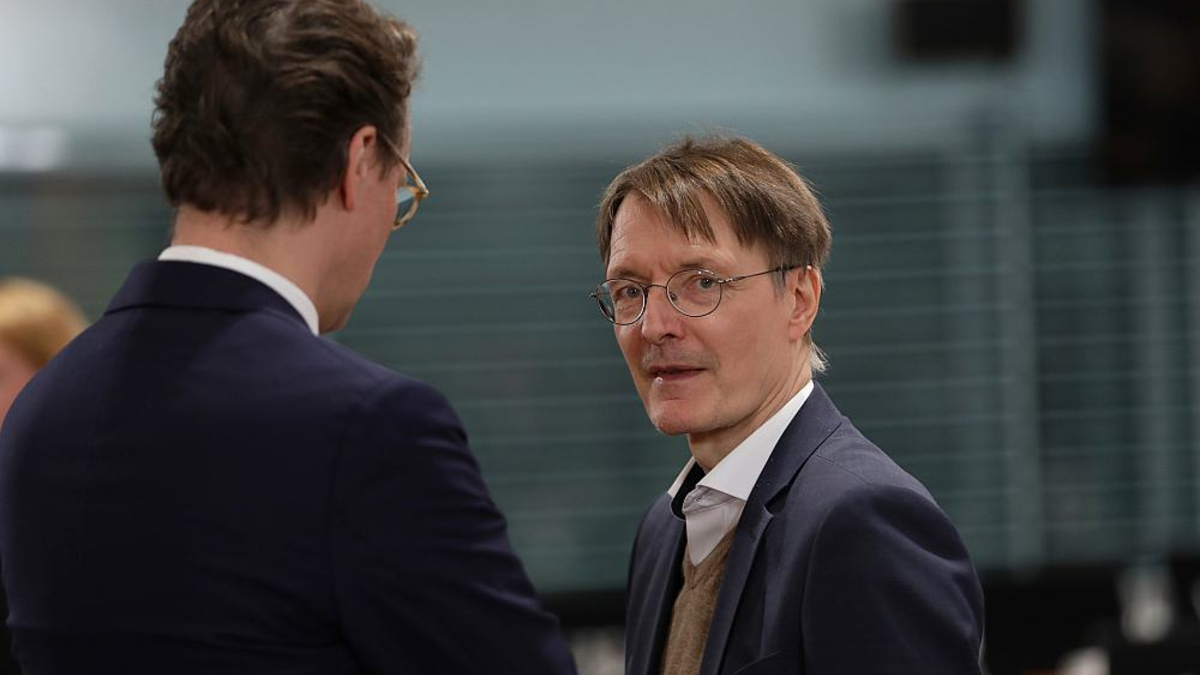 Hendrik Wüst, Karl Lauterbach (Archiv) - Foto: über dts Nachrichtenagentur